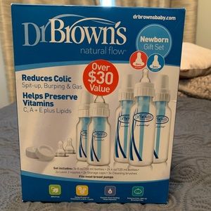 Dr. Brown’s Natural Flow Newborn Gift Set